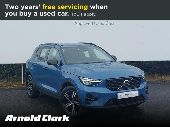 Volvo XC40 2.0 B3 MHEV Plus Dark DCT Auto Euro 6 (s/s) 5dr