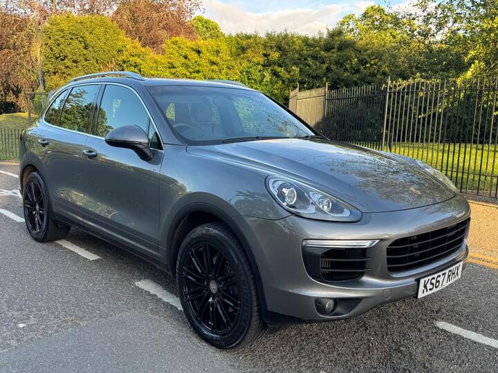 Porsche Cayenne 3.0 TD V6 TiptronicS 4WD Euro 6 (s/s) 5dr Porsche Cayenne 3.0 TD V6 TiptronicS 4WD Euro 6 (s/s) 5dr