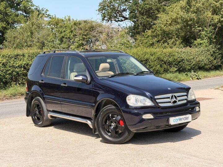 Mercedes-Benz M-CLASS 2.7 ML270 CDI 5dr Mercedes-Benz M-CLASS 2.7 ML270 CDI 5dr