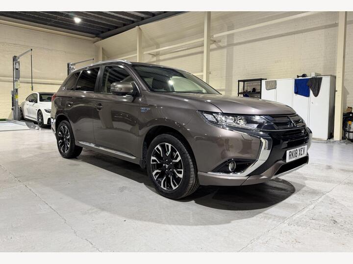 Mitsubishi Outlander 2.0h 12kWh 4h CVT 4WD Euro 6 (s/s) 5dr Mitsubishi Outlander 2.0h 12kWh 4h CVT 4WD Euro 6 (s/s) 5dr