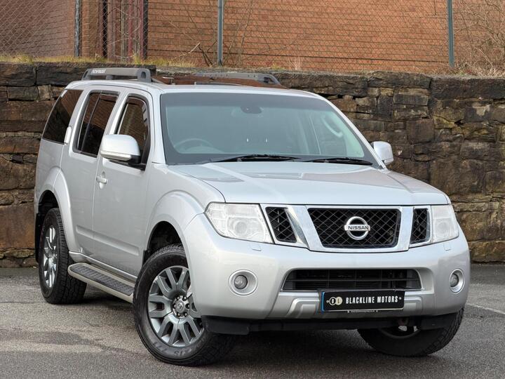 Nissan Pathfinder 2.5 DCi Tekna 4WD Euro 5 5dr