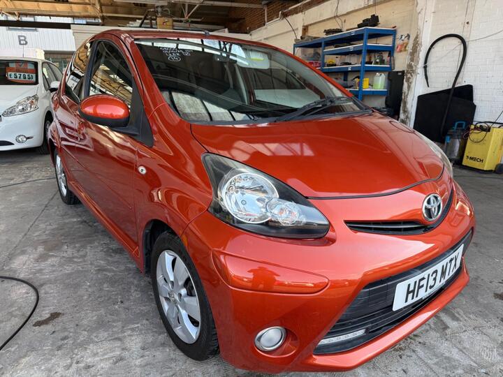 Toyota AYGO 1.0 VVT-i Fire Euro 5 5dr Toyota AYGO 1.0 VVT-i Fire Euro 5 5dr