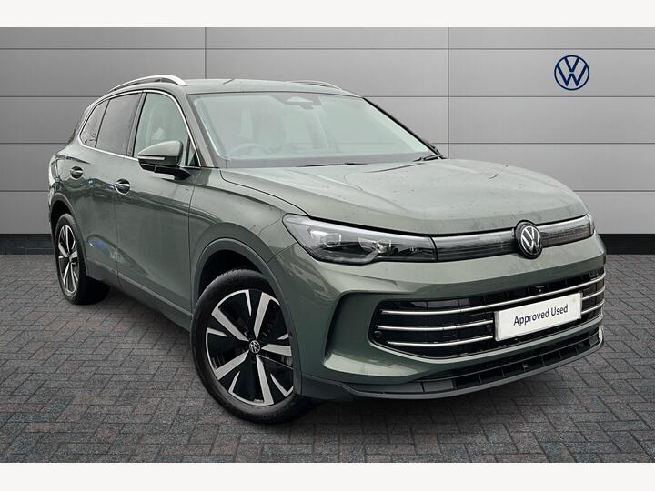 Volkswagen Tiguan 2.0 TDI Elegance DSG Euro 6 (s/s) 5dr Volkswagen Tiguan 2.0 TDI Elegance DSG Euro 6 (s/s) 5dr