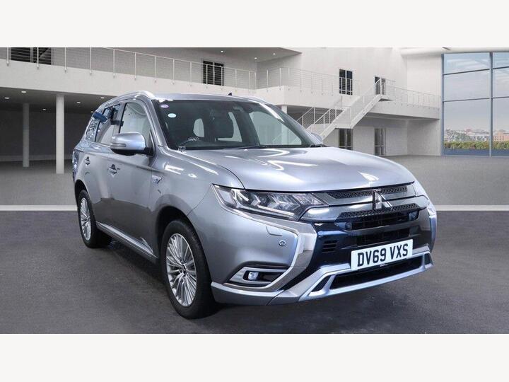 Mitsubishi Outlander 2.4h TwinMotor 13.8kWh Exceed Safety CVT 4WD Euro 6 (s/s) 5dr