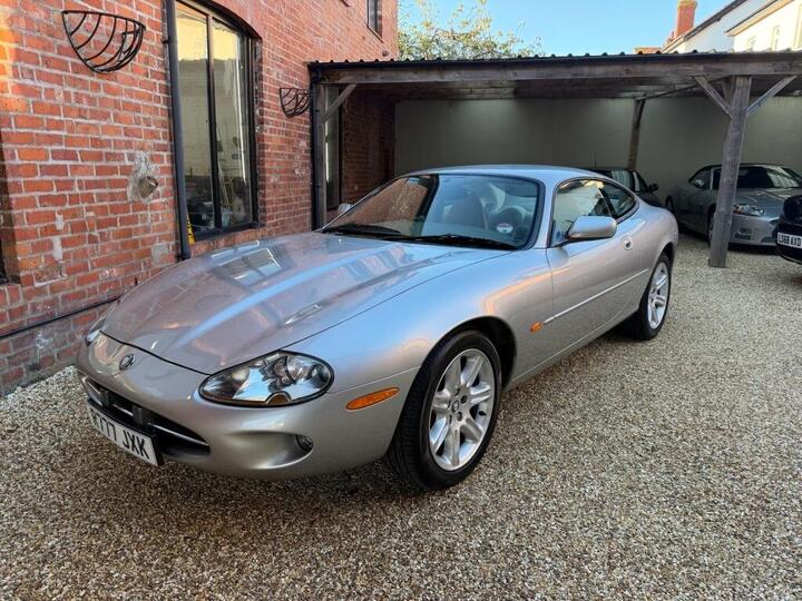 Jaguar XK8 COUPE 4.0 2dr