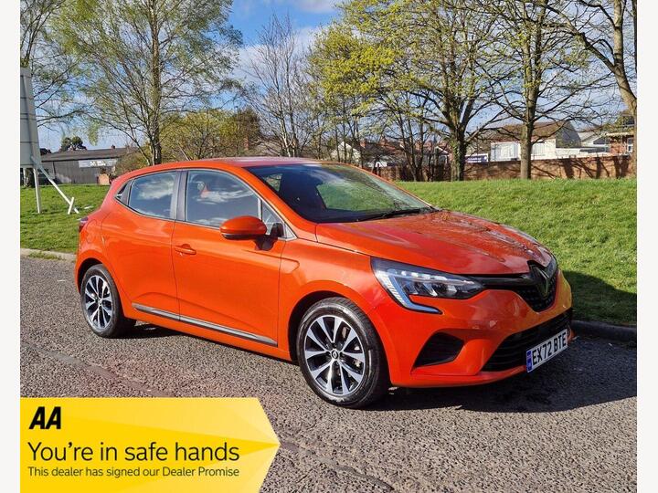Renault Clio 1.6 E-TECH Iconic Edition Auto Euro 6 (s/s) 5dr Renault Clio 1.6 E-TECH Iconic Edition Auto Euro 6 (s/s) 5dr
