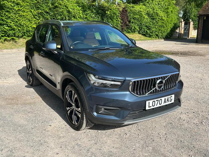 Volvo XC40 2.0 B4 MHEV Inscription Pro Auto Euro 6 (s/s) 5dr