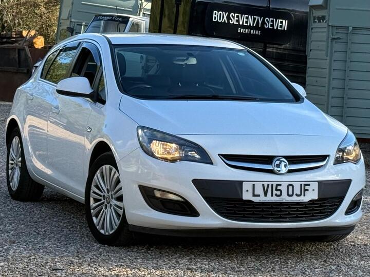 Vauxhall Astra 1.6 CDTi EcoFLEX Excite Euro 6 (s/s) 5dr