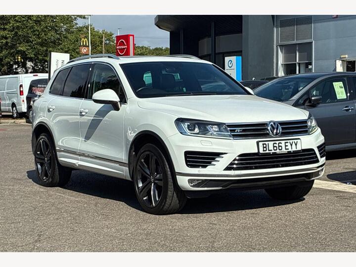 Volkswagen Touareg 3.0 TDI V6 BlueMotion Tech R-Line Plus Tiptronic 4WD Euro 6 (s/s) 5dr