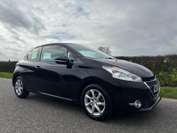 Peugeot 208 1.2 VTi PureTech Active Euro 6 3dr Peugeot 208 1.2 VTi PureTech Active Euro 6 3dr