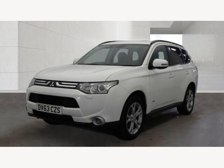 Mitsubishi OUTLANDER 2.2 DI-D GX4 4WD Euro 5 (s/s) 5dr Mitsubishi OUTLANDER 2.2 DI-D GX4 4WD Euro 5 (s/s) 5dr