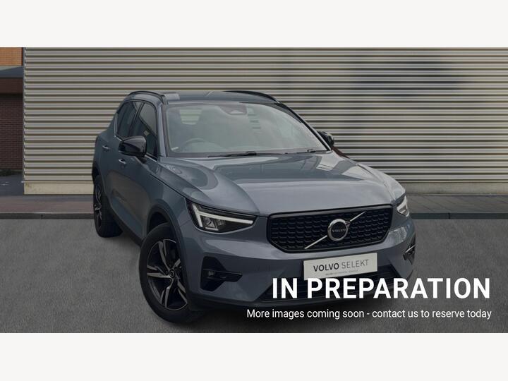 Volvo XC40 2.0 B3 MHEV Plus Dark DCT Auto Euro 6 (s/s) 5dr