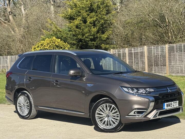 Mitsubishi Outlander 2.4h TwinMotor 13.8kWh 4h CVT 4WD Euro 6 (s/s) 5dr
