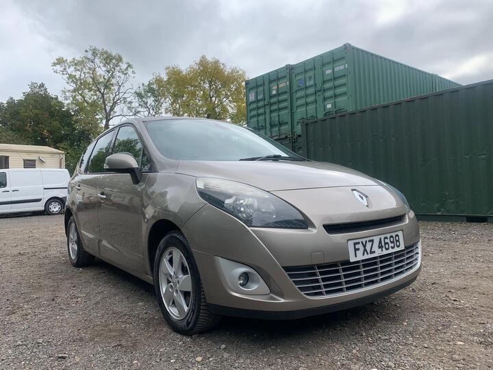 Renault Grand Scenic 1.5 DCi Dynamique TomTom Euro 5 5dr Renault Grand Scenic 1.5 DCi Dynamique TomTom Euro 5 5dr