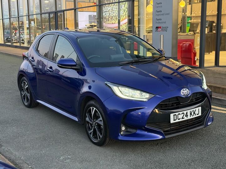 Toyota Yaris 1.5 VVT-h Design E-CVT Euro 6 (s/s) 5dr Toyota Yaris 1.5 VVT-h Design E-CVT Euro 6 (s/s) 5dr