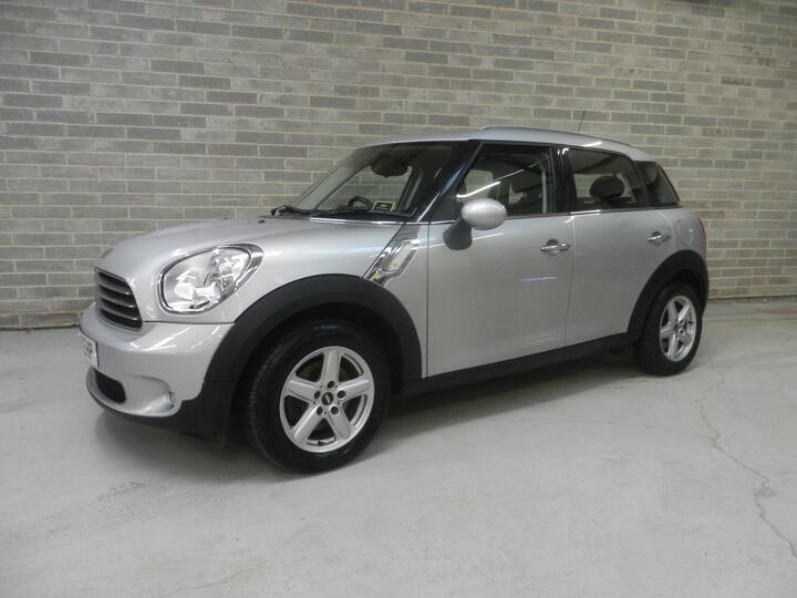 MINI Countryman 1.6 Cooper Euro 5 (s/s) 5dr