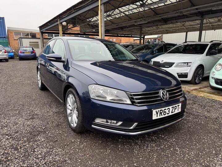 Volkswagen Passat 2.0 TDI BlueMotion Tech Highline Euro 5 (s/s) 4dr Volkswagen Passat 2.0 TDI BlueMotion Tech Highline Euro 5 (s/s) 4dr
