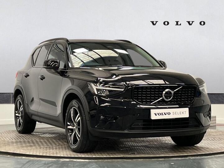 Volvo XC40 2.0 B3 MHEV Plus Dark DCT Auto Euro 6 (s/s) 5dr