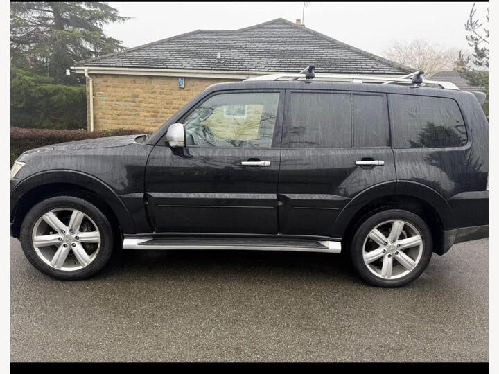 Mitsubishi Shogun 3.2 DI-DC Diamond Auto 4WD Euro 4 5dr LWB Mitsubishi Shogun 3.2 DI-DC Diamond Auto 4WD Euro 4 5dr LWB