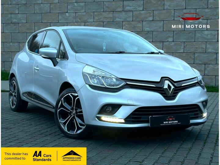 Renault Clio 0.9 TCe Iconic Euro 6 (s/s) 5dr Renault Clio 0.9 TCe Iconic Euro 6 (s/s) 5dr