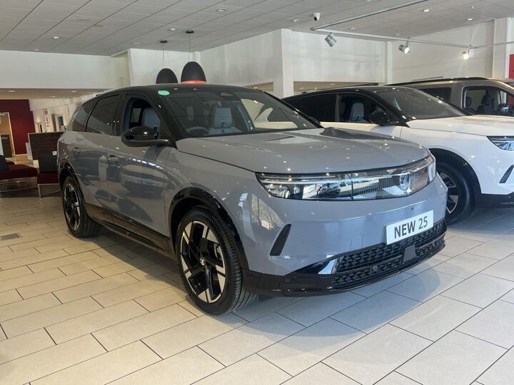 Vauxhall Grandland Electric 73kWh Ultimate Auto 5dr