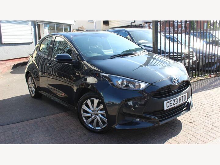 Toyota YARIS 1.5 VVT-h Icon E-CVT Euro 6 (s/s) 5dr