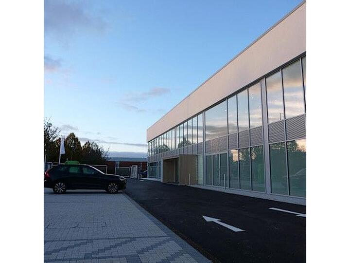 Volvo EX40 Single Motor Extended Range 78kWh Plus Black Edition Auto 5dr