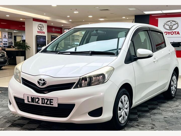 Toyota Yaris 1.33 Dual VVT-i TR Multidrive S Euro 5 5dr Toyota Yaris 1.33 Dual VVT-i TR Multidrive S Euro 5 5dr