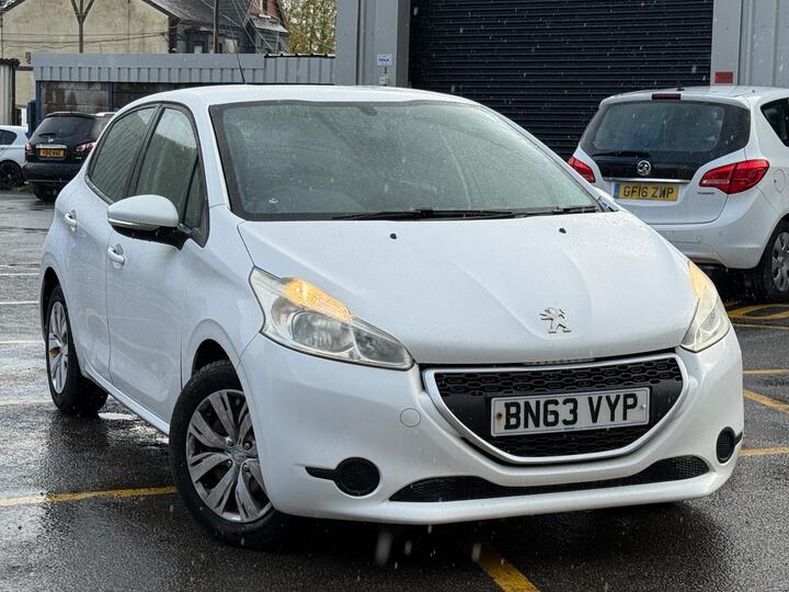 Peugeot 208 1.2 VTi Access+ Euro 5 5dr
