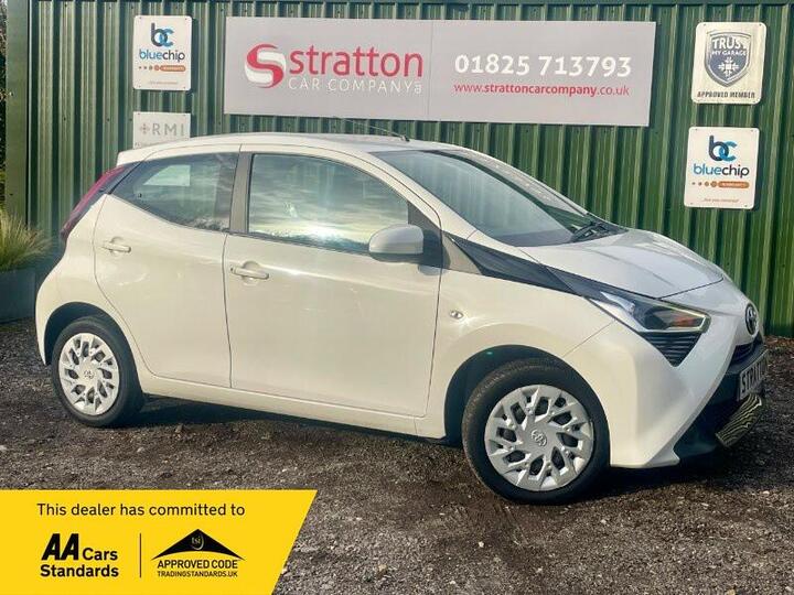 Toyota AYGO 1.0 VVT-i X-play Euro 6 5dr (Safety Sense)