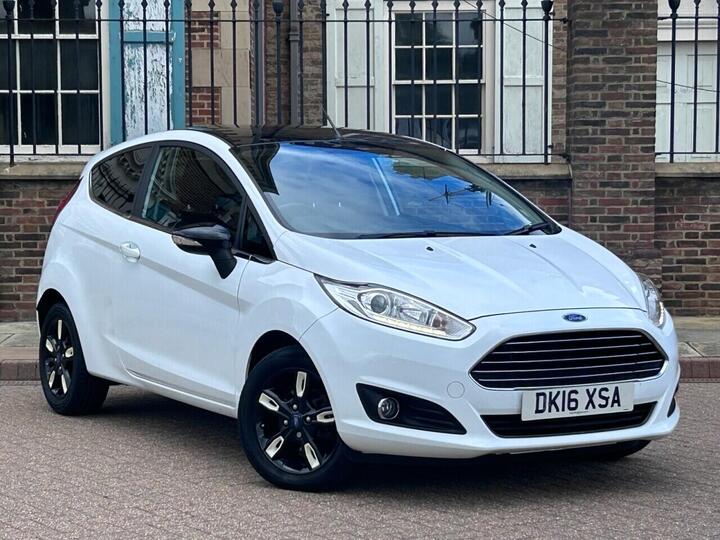 Ford FIESTA 1.0T EcoBoost Zetec White Edition Euro 6 (s/s) 3dr