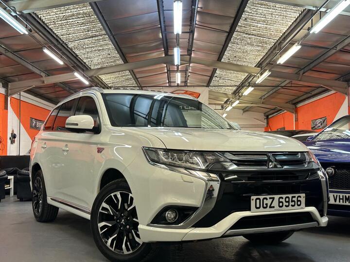 Mitsubishi Outlander 2.0h 12kWh 4h CVT 4WD Euro 6 (s/s) 5dr Mitsubishi Outlander 2.0h 12kWh 4h CVT 4WD Euro 6 (s/s) 5dr