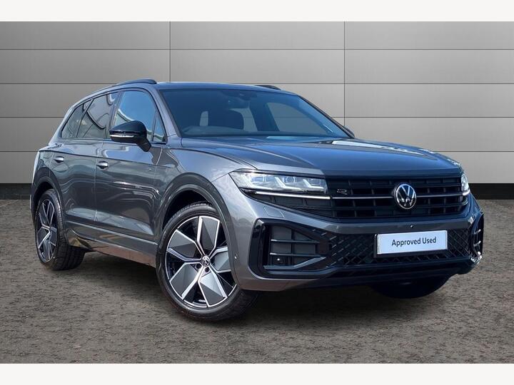 Volkswagen Touareg 3.0 TDI V6 Black Edition Tiptronic 4Motion Euro 6 (s/s) 5dr Volkswagen Touareg 3.0 TDI V6 Black Edition Tiptronic 4Motion Euro 6 (s/s) 5dr