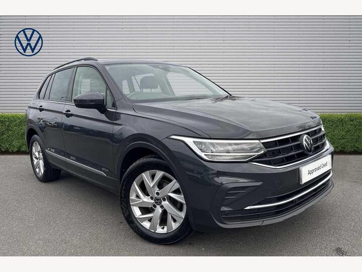 Volkswagen Tiguan 1.5 TSI Life Euro 6 (s/s) 5dr Volkswagen Tiguan 1.5 TSI Life Euro 6 (s/s) 5dr