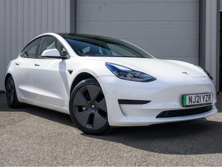 Tesla Model 3 Standard Range Plus Auto RWD 4dr
