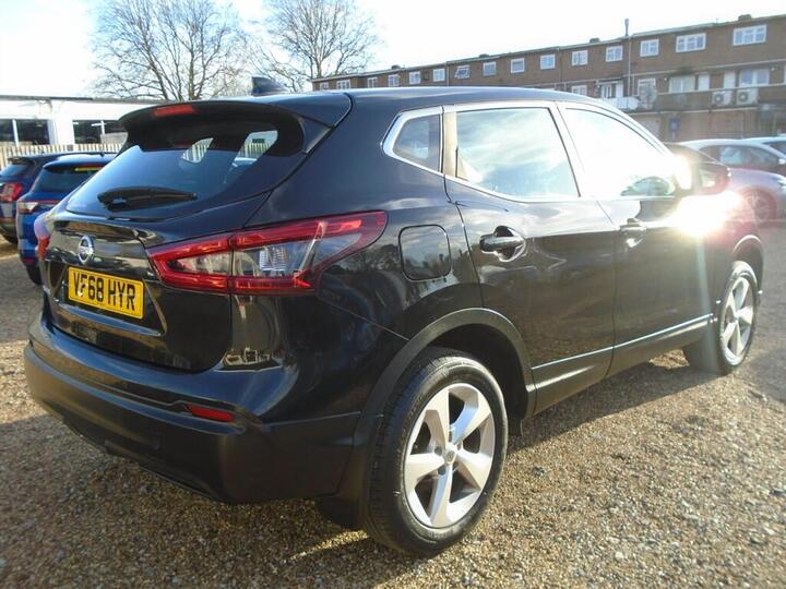 Nissan Qashqai 1.3 DIG-T Acenta Premium Euro 6 (s/s) 5dr