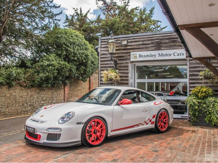 Porsche 911 3.8 997 GT3 RS 2dr