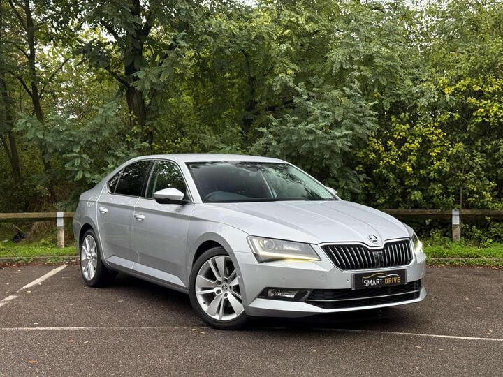Skoda SUPERB 2.0 TSI SE L Executive DSG Euro 6 (s/s) 5dr Skoda SUPERB 2.0 TSI SE L Executive DSG Euro 6 (s/s) 5dr