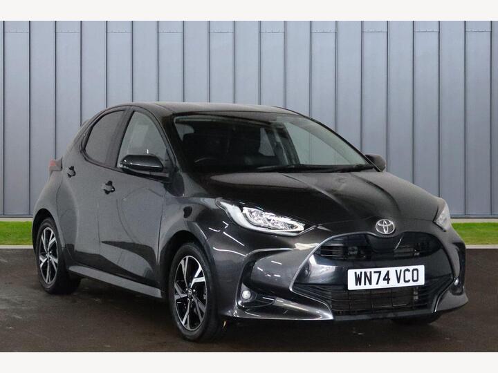 Toyota Yaris 1.5 VVT-h Design E-CVT Euro 6 (s/s) 5dr