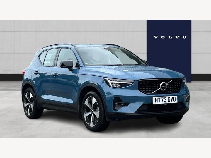 Volvo XC40 2.0 B3 MHEV Plus Dark DCT Auto Euro 6 (s/s) 5dr