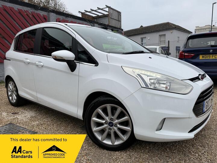 Ford B-Max 1.0T EcoBoost Titanium Navigator Euro 6 5dr