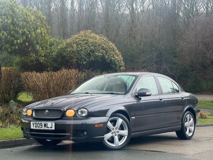 Jaguar X-Type 2.2D DPF SE 4dr Jaguar X-Type 2.2D DPF SE 4dr