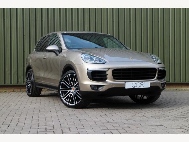 Porsche Cayenne 3.0 TD V6 TiptronicS 4WD Euro 6 (s/s) 5dr Porsche Cayenne 3.0 TD V6 TiptronicS 4WD Euro 6 (s/s) 5dr
