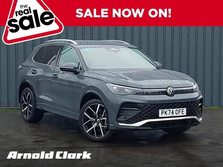 Volkswagen Tiguan 1.5 TSI EHybrid 19.7kWh R-Line DSG Euro 6 (s/s) 5dr Volkswagen Tiguan 1.5 TSI EHybrid 19.7kWh R-Line DSG Euro 6 (s/s) 5dr