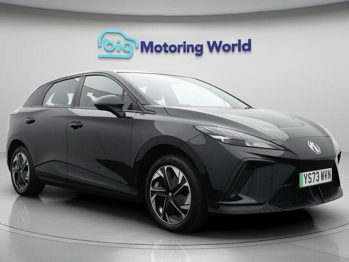 MG MG4 64kWh SE Long Range Auto 5dr