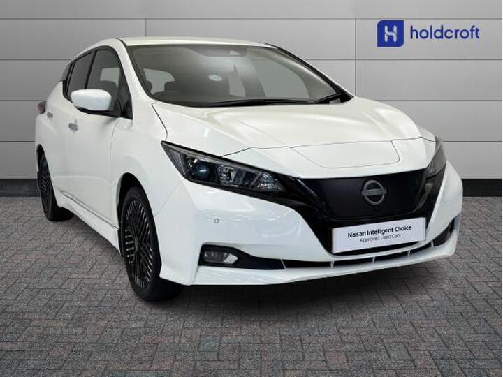 Nissan LEAF 39kWh Shiro Auto 5dr Nissan LEAF 39kWh Shiro Auto 5dr