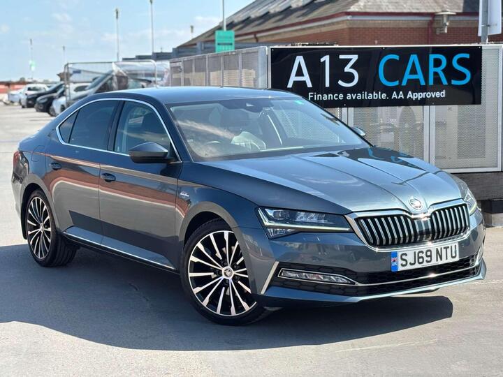 Skoda SUPERB 2.0 TSI Laurin & Klement DSG Euro 6 (s/s) 5dr Skoda SUPERB 2.0 TSI Laurin & Klement DSG Euro 6 (s/s) 5dr