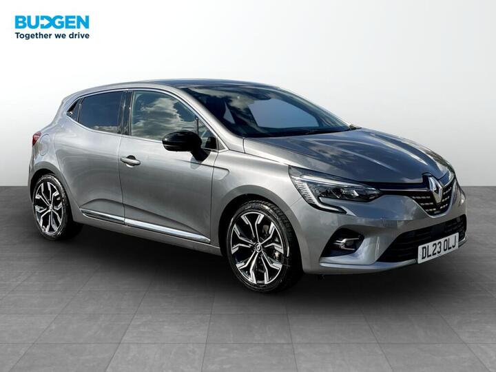 Renault Clio 1.6 E-TECH Techno Auto Euro 6 (s/s) 5dr Renault Clio 1.6 E-TECH Techno Auto Euro 6 (s/s) 5dr