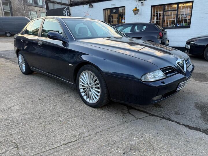 Alfa Romeo 166 3.0 V6 24V Super 4dr