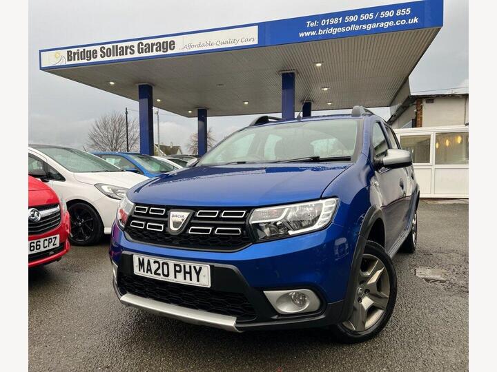 Dacia SANDERO STEPWAY 1.0 SCe Essential Euro 6 5dr Dacia SANDERO STEPWAY 1.0 SCe Essential Euro 6 5dr